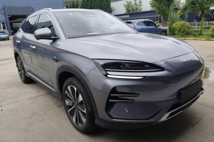 Used BYD Song PLUS New Energy 2025 EV with 605 km Range – Flagship Version Front Right 45 Deg