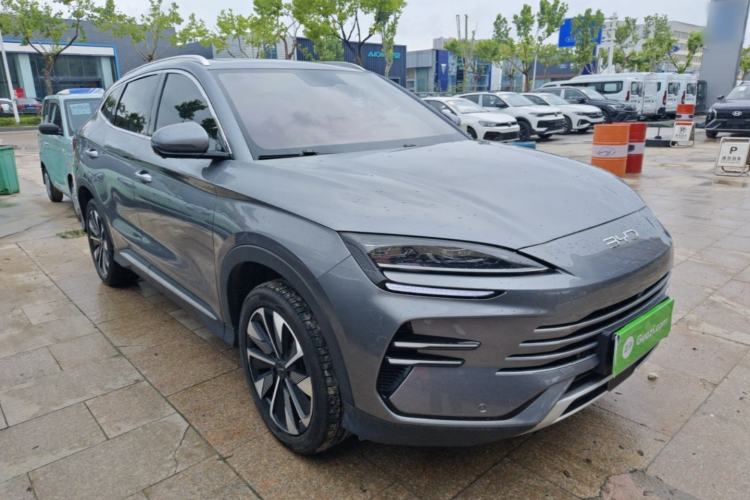 Used BYD Song PLUS New Energy 2025 DM-i 112KM Prestige Model Front Right 45 Deg