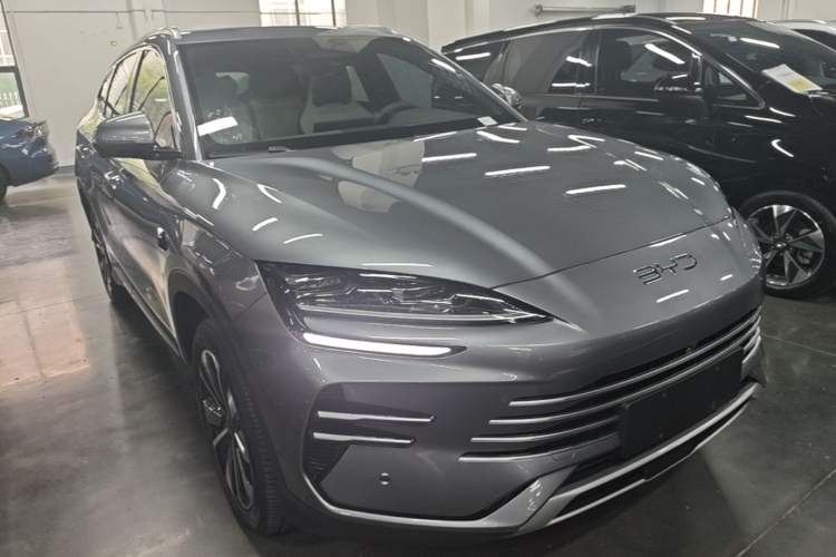 Used BYD Song PLUS New Energy 2025 DM-i Intelligent Driving 112KM Prestige Model Front Right 45 Deg