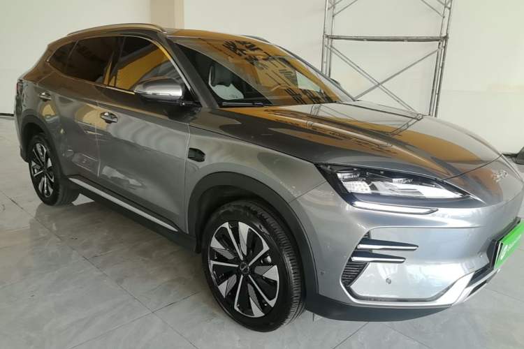Used BYD Song PLUS New Energy 2025 EV Intelligent Driving Edition 520km Luxury Model Front Right 45 Deg