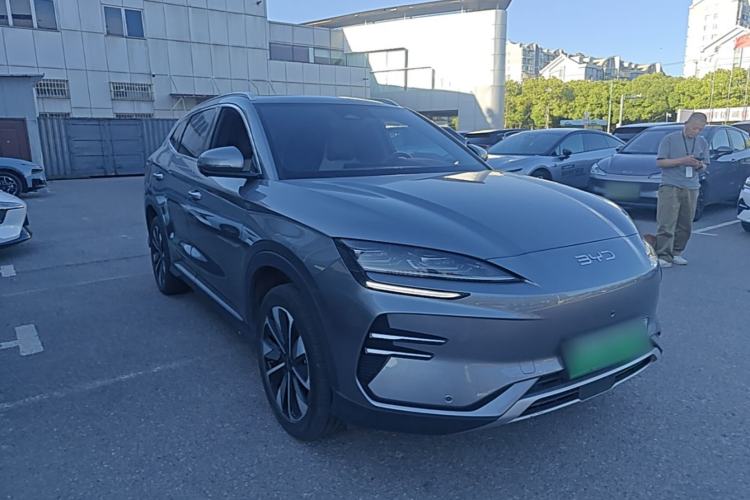 Used BYD Song PLUS New Energy 2025 EV 520km Premium Version Front Right 45 Deg