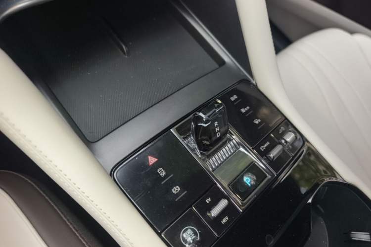 Used BYD Song PLUS New Energy 2025 DM-i 112KM Prestige Model Gear Lever