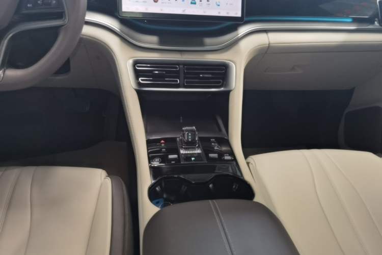 Used BYD Song PLUS New Energy 2025 DM-i 112KM Prestige Model Gear Lever
