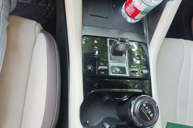 Used BYD Song PLUS New Energy 2025 DM-i Smart Drive 112KM Prestige Model Gear Lever