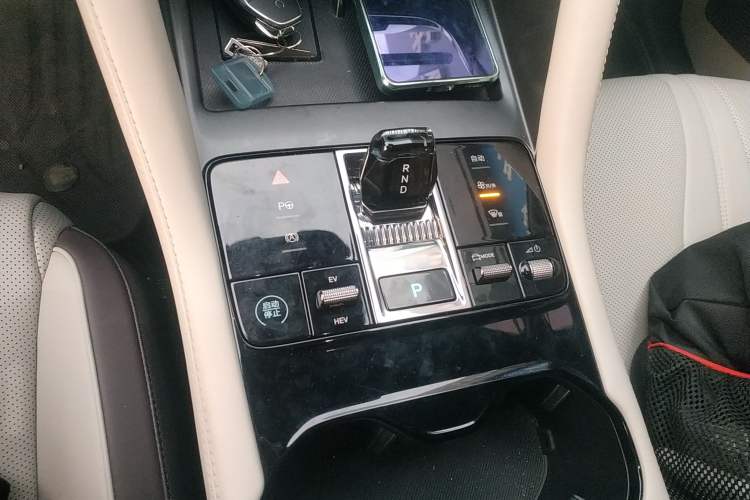 Used BYD Song PLUS New Energy 2025 DM-i Smart Drive 112KM Prestige Model Gear Lever