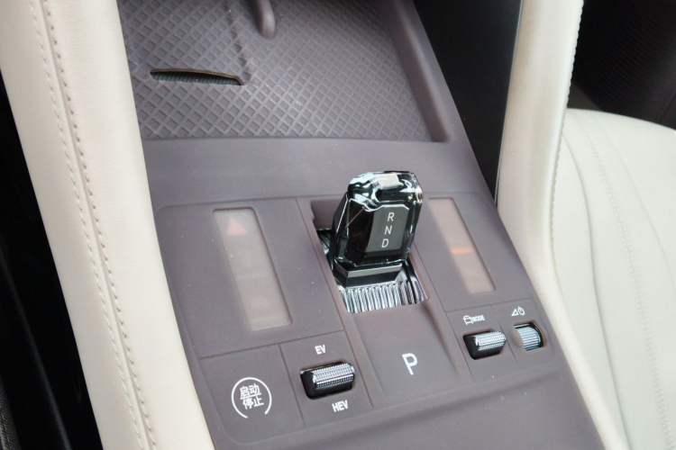 Used BYD Song PLUS New Energy 2025 EV 520km Luxury Version Gear Lever