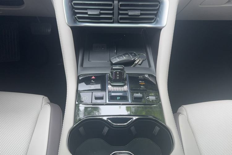 Used BYD Song PLUS New Energy 2025 DM-i 112KM Prestige Model Gear Lever