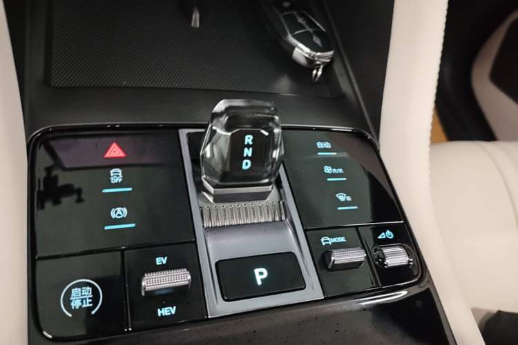 Used BYD Song PLUS New Energy 2025 DM-i 112KM Prestige Model Gear Lever
