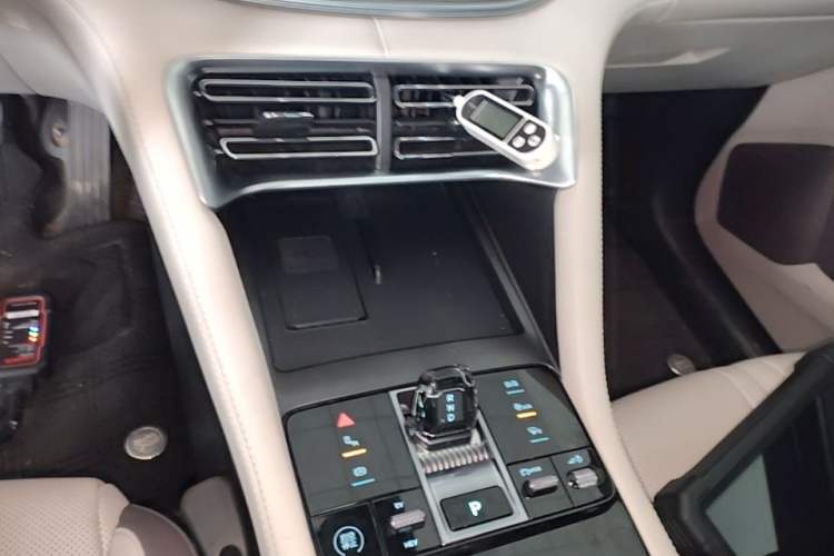 Used BYD Song PLUS New Energy 2025 DM-i 112KM Prestige Model Gear Lever