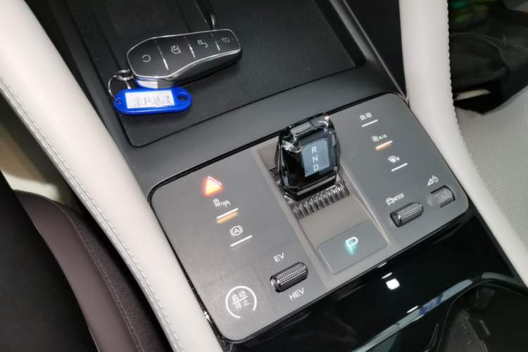 Used BYD Song PLUS New Energy 2025 DM-i 112KM Prestige Model Gear Lever