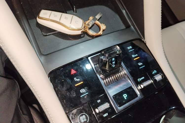 Used BYD Song PLUS New Energy 2025 DM-i 112KM Prestige Model Gear Lever