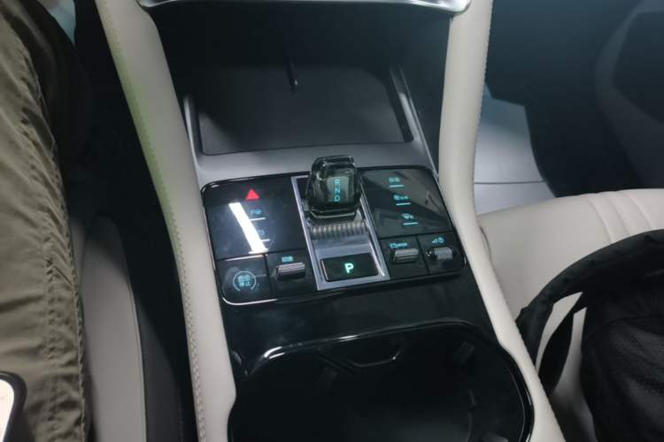 Used BYD Song PLUS New Energy 2025 EV Intelligent Driving Edition 520km Luxury Model Gear Lever