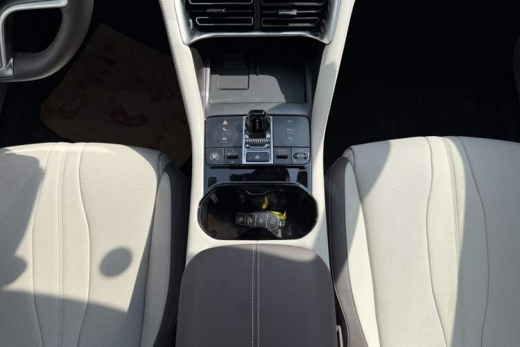 Used BYD Song PLUS New Energy 2025 DM-i 112KM Prestige Model Gear Lever