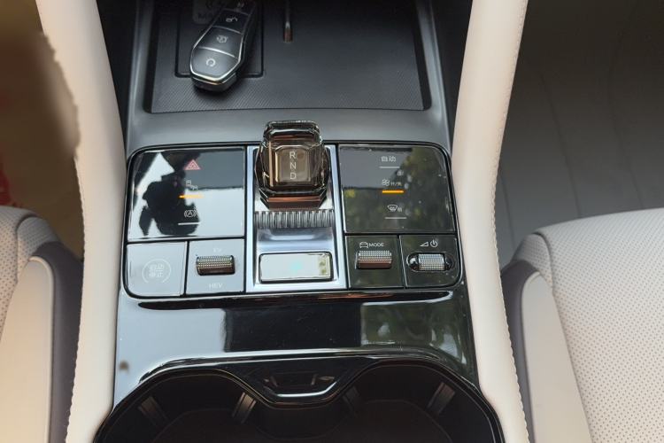 Used BYD Song PLUS New Energy 2025 DM-i 112KM Prestige Model Gear Lever