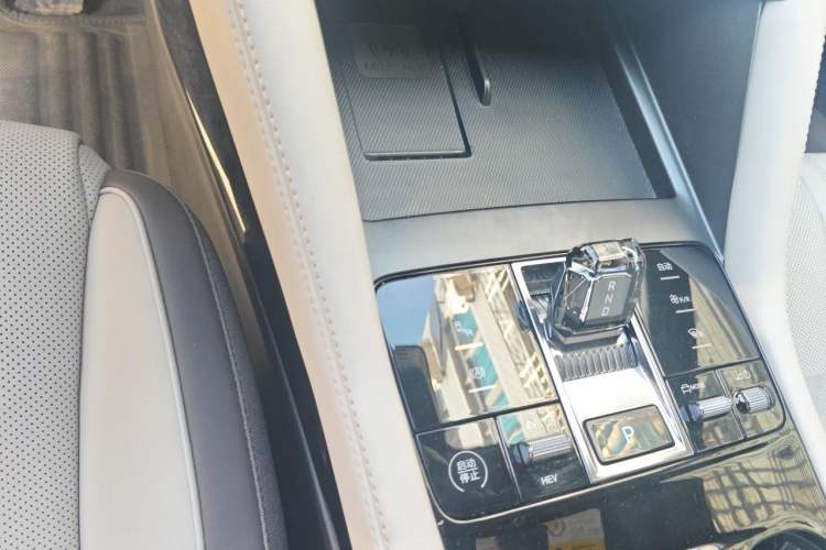 Used BYD Song PLUS New Energy 2025 DM-i 112KM Prestige Model Gear Lever