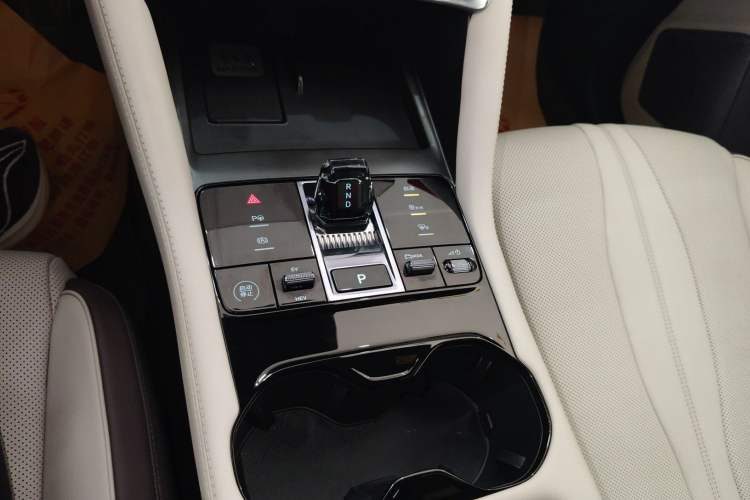 Used BYD Song PLUS New Energy 2025 DM-i 112KM Prestige Model Gear Lever