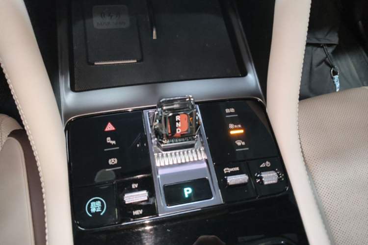Used BYD Song PLUS New Energy 2025 DM-i 112KM Prestige Model Gear Lever