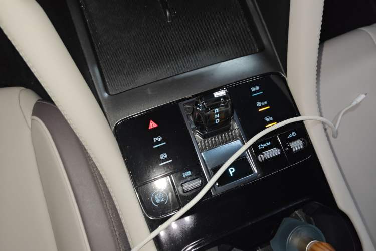 Used BYD Song PLUS New Energy 2025 EV 520km Luxury Version Gear Lever
