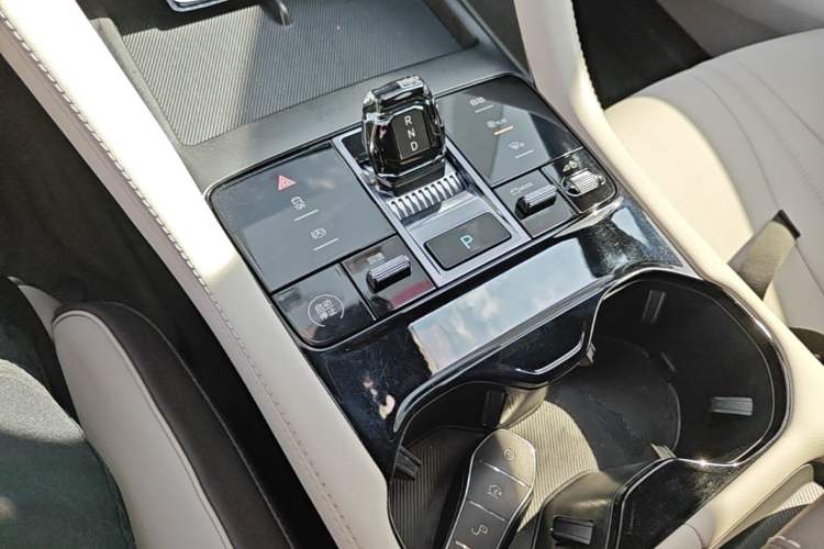 Used BYD Song PLUS New Energy 2025 EV 520km Luxury Version Gear Lever