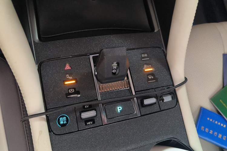 Used BYD Song PLUS New Energy 2025 DM-i 112KM Prestige Model Gear Lever