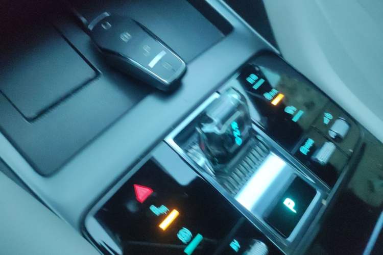 Used BYD Song PLUS New Energy 2025 DM-i 160KM Flagship Model Gear Lever