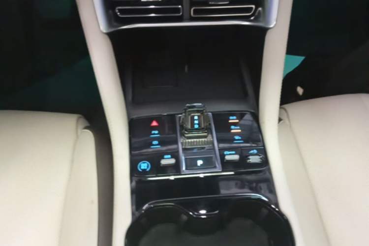 Used BYD Song PLUS New Energy 2025 EV Intelligent Driving Version 520km Premium Model Gear Lever