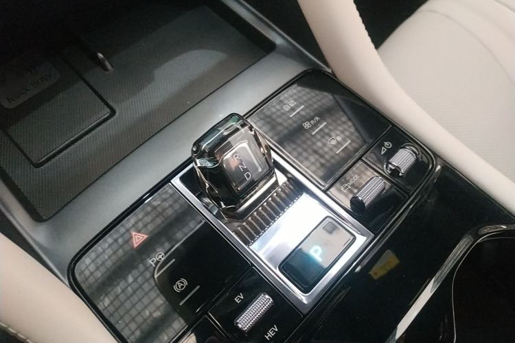 Used BYD Song PLUS New Energy 2025 DM-i Smart Drive 112KM Prestige Model Gear Lever