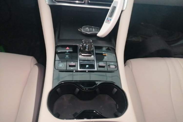 Used BYD Song PLUS New Energy 2025 DM-i 112KM Prestige Model Gear Lever