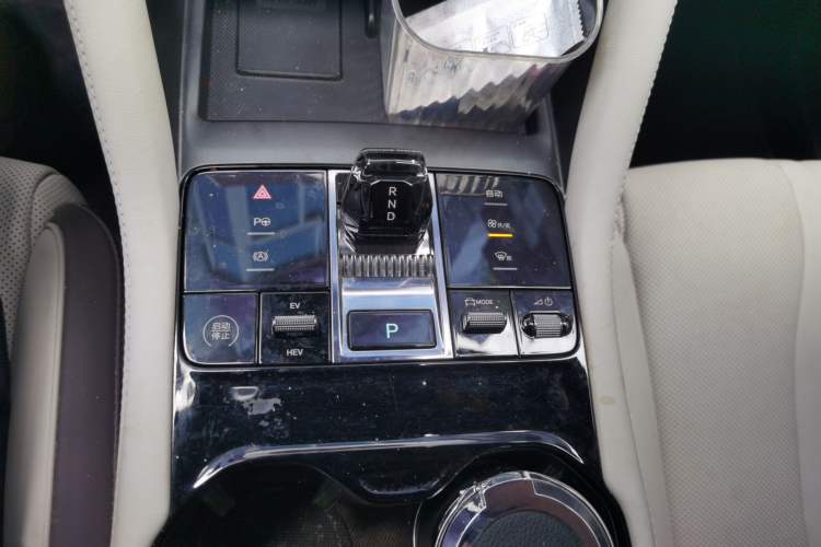 Used BYD Song PLUS New Energy 2025 DM-i 112KM Prestige Model Gear Lever