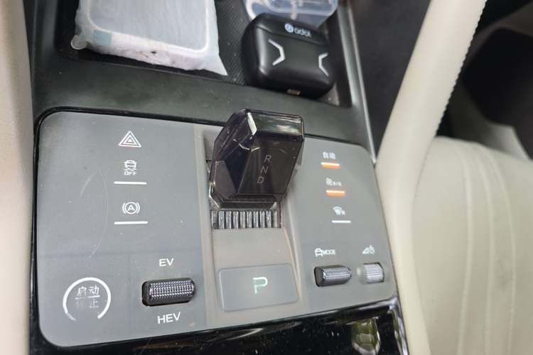 Used BYD Song PLUS New Energy 2025 EV 520km Luxury Version Gear Lever