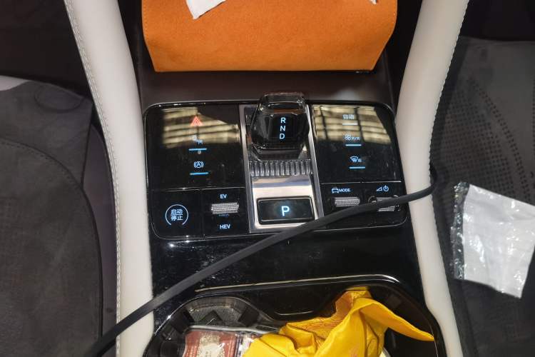 Used BYD Song PLUS New Energy 2025 DM-i 112KM Prestige Model Gear Lever