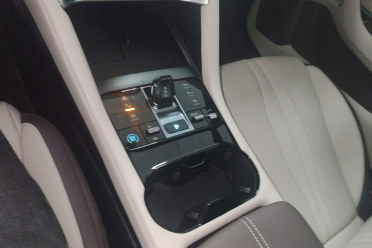 Used BYD Song PLUS New Energy 2025 DM-i 112KM Prestige Model Gear Lever