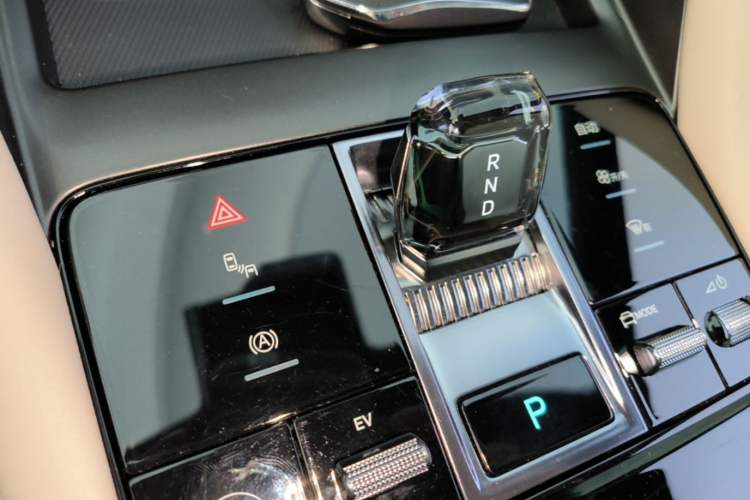 Used BYD Song PLUS New Energy 2025 DM-i 112KM Prestige Model Gear Lever