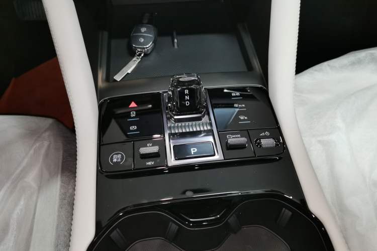 Used BYD Song PLUS New Energy 2025 DM-i 112KM Prestige Model Gear Lever