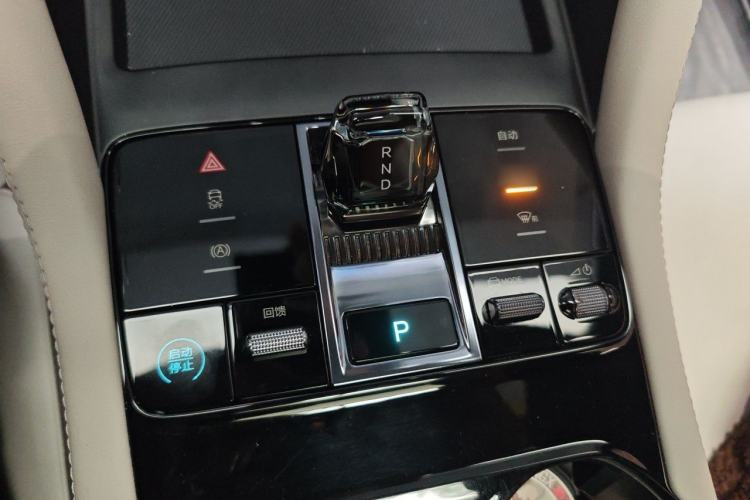 Used BYD Song PLUS New Energy 2025 EV 520km Luxury Version Gear Lever