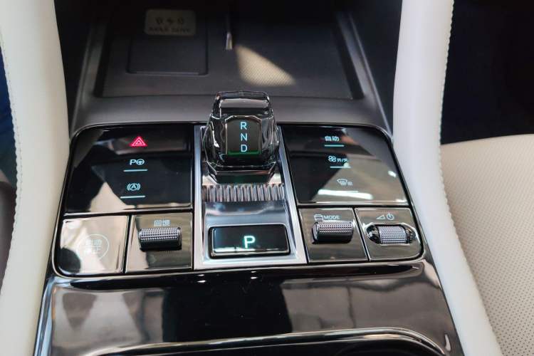 Used BYD Song PLUS New Energy 2025 EV Smart Drive Edition 605km Flagship Model Gear Lever