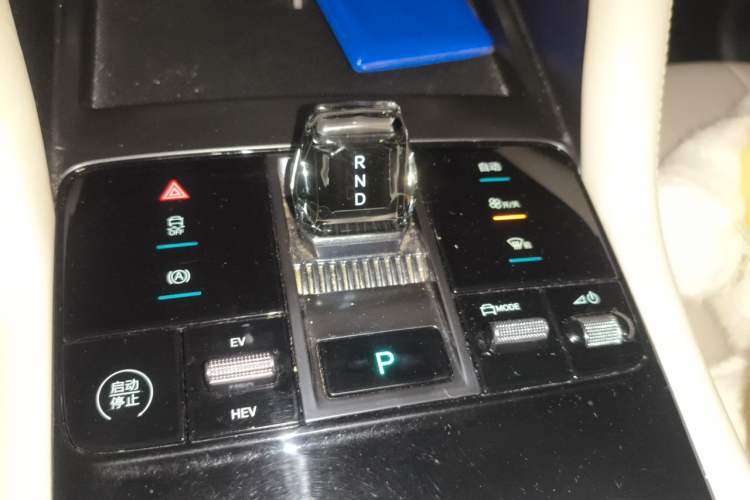 Used BYD Song PLUS New Energy 2025 DM-i 112KM Prestige Model Gear Lever