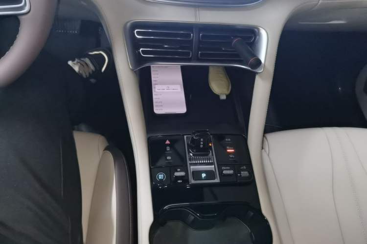Used BYD Song PLUS New Energy 2025 DM-i 112KM Prestige Model Gear Lever