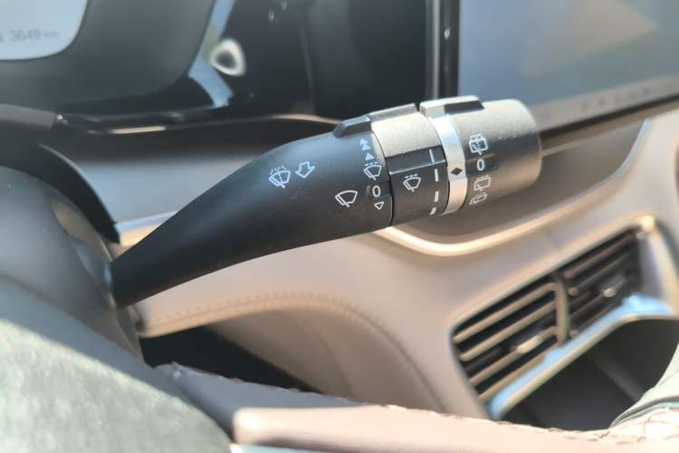 Used BYD Song PLUS New Energy 2025 DM-i 112KM Prestige Model Gear Lever