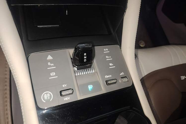 Used BYD Song PLUS New Energy 2025 DM-i 160KM Flagship PLUS Gear Lever