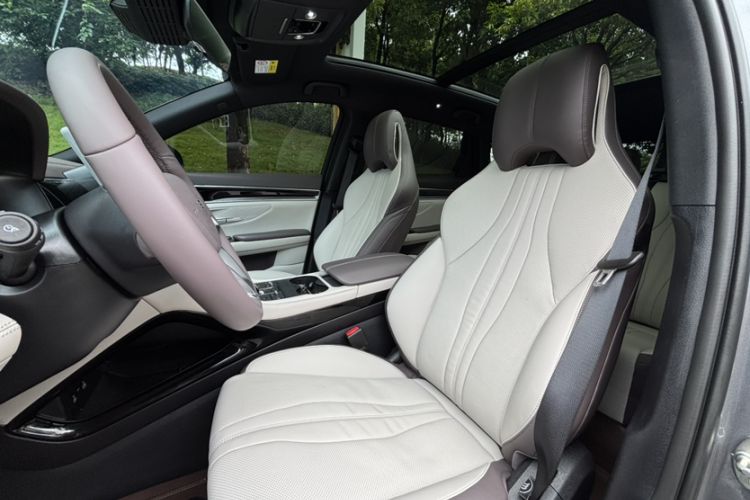 Used BYD Song PLUS New Energy 2025 EV 520km Premium Version Interior 1
