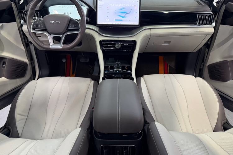 Used BYD Song PLUS New Energy 2025 EV 520km Premium Version Interior 1