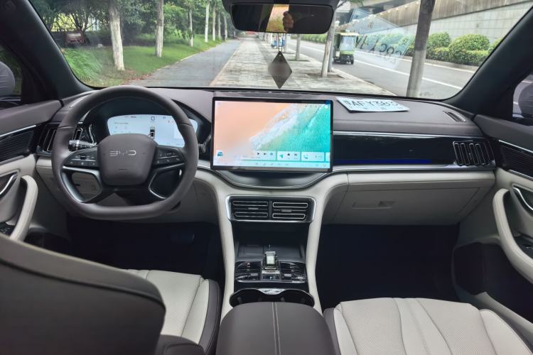 Used BYD Song PLUS New Energy 2025 DM-i Smart Drive 112KM Prestige Model Interior 1