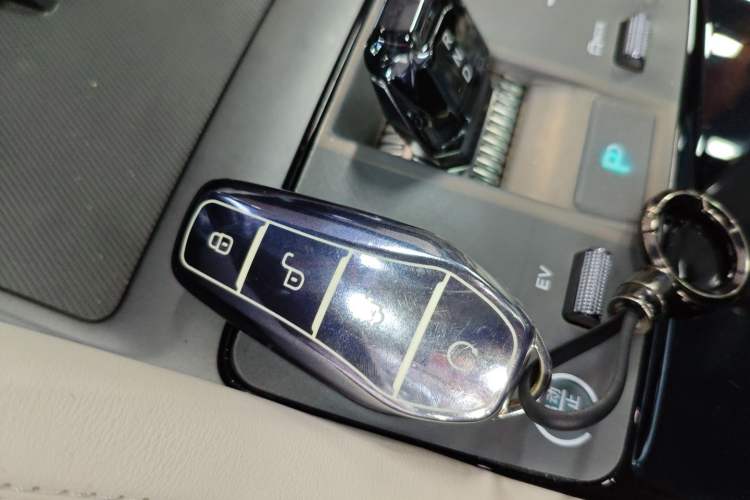 Used BYD Song PLUS New Energy 2025 DM-i 112KM Prestige Model Interior 1