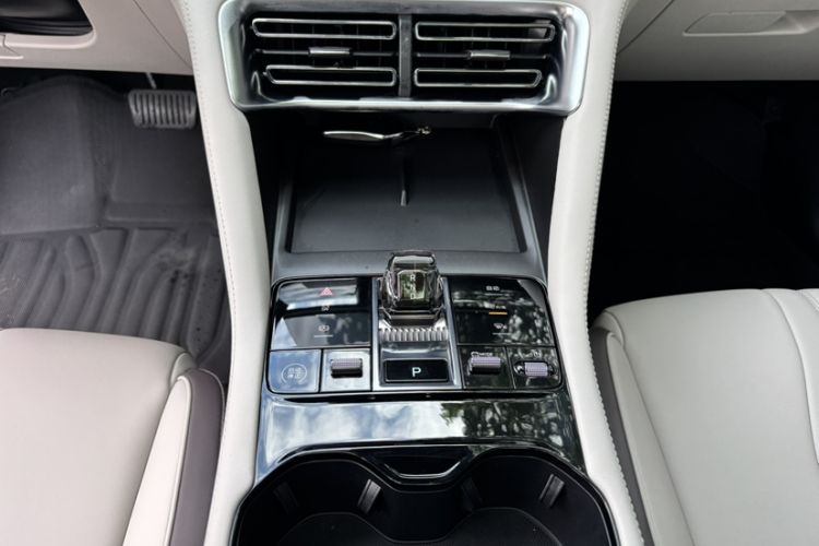 Used BYD Song PLUS New Energy 2025 EV 520km Luxury Version Interior 12
