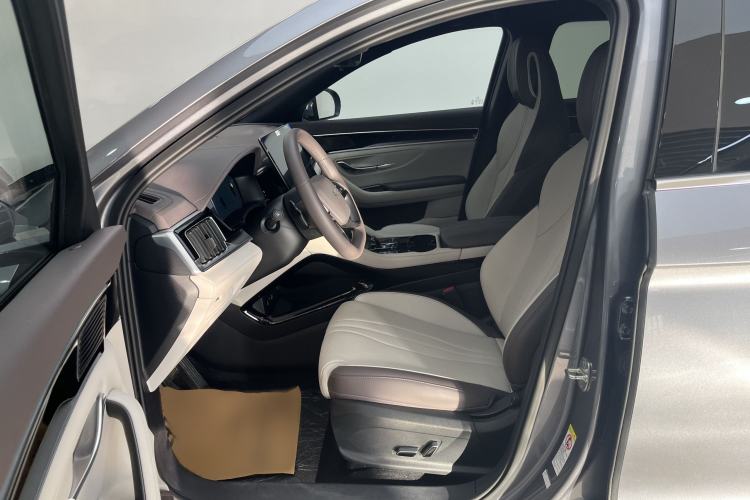 Used BYD Song PLUS New Energy 2025 DM-i Smart Drive 112KM Prestige Model Interior 2