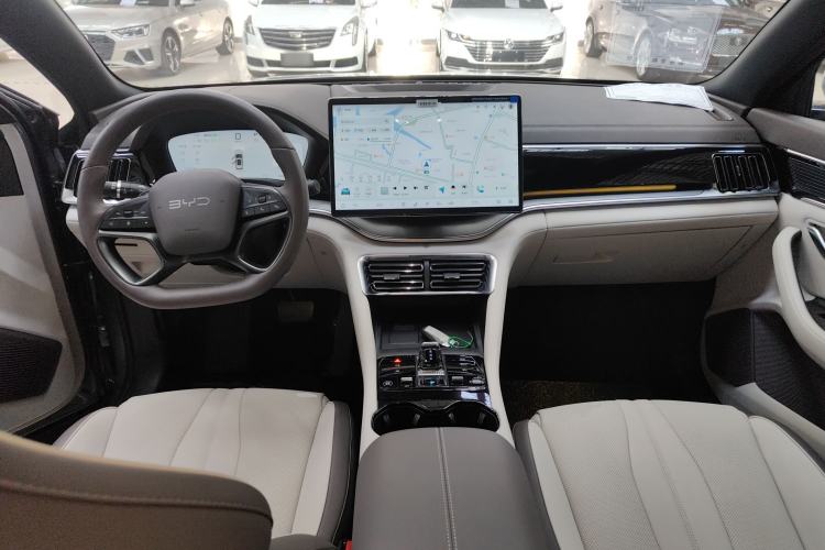 Used BYD Song PLUS New Energy 2025 DM-i Smart Drive 112KM Prestige Model Interior 2