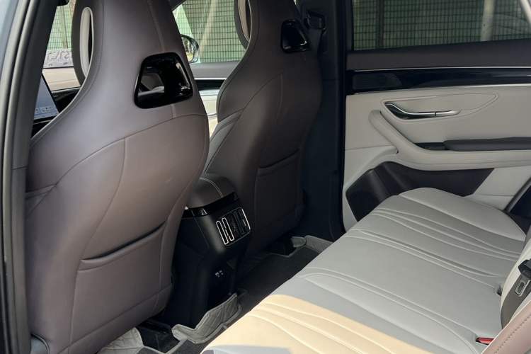 Used BYD Song PLUS New Energy 2025 DM-i 112KM Prestige Model Interior 2