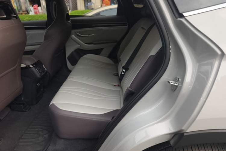 Used BYD Song PLUS New Energy 2025 DM-i 112KM Prestige Model Interior 4