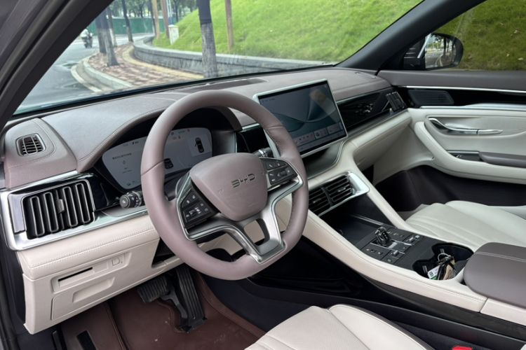 Used BYD Song PLUS New Energy 2025 EV 520km Premium Version Interior 4